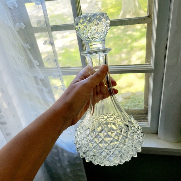 Vintage Diamond Point Crystal Glass Ships Captain Ornate Whiskey Decanter - Picture 4 of 6